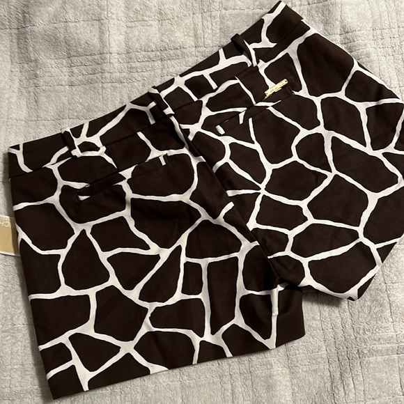 Brand New Michael Kors Giraffe Print Shorts - Picture 4 of 4